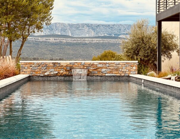 piscine vue sainte victoire